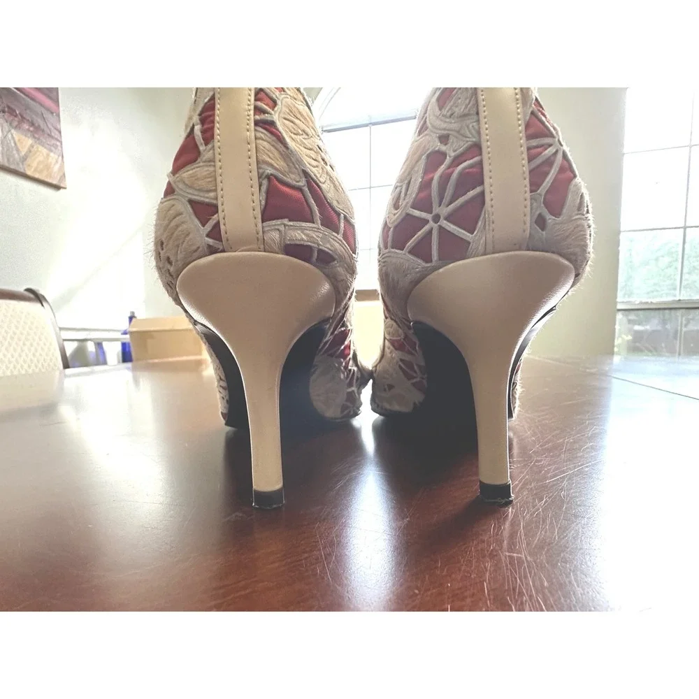 Martinez Valero Womens Red Cream Embroidered Pointed Toe Stiletto Pumps Size 6